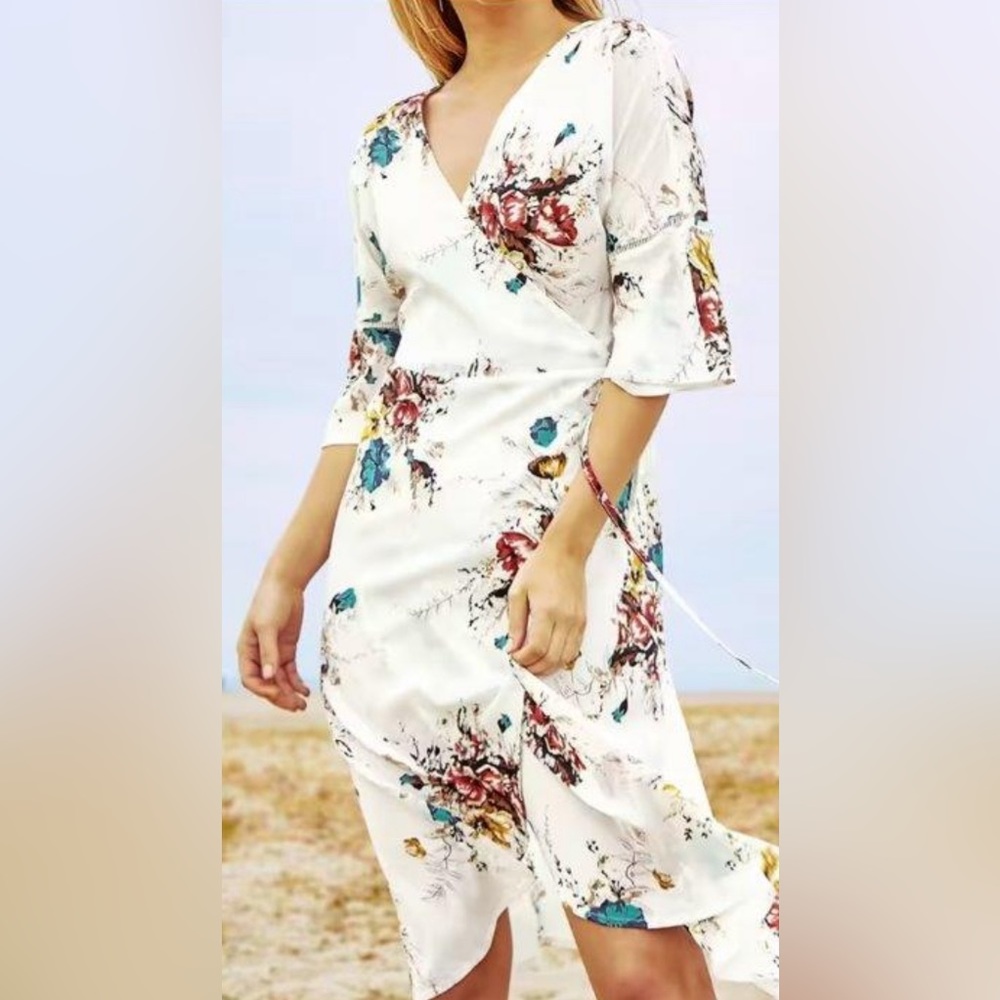 NWT Cupshe floral wrap dress - Picture 3 of 13